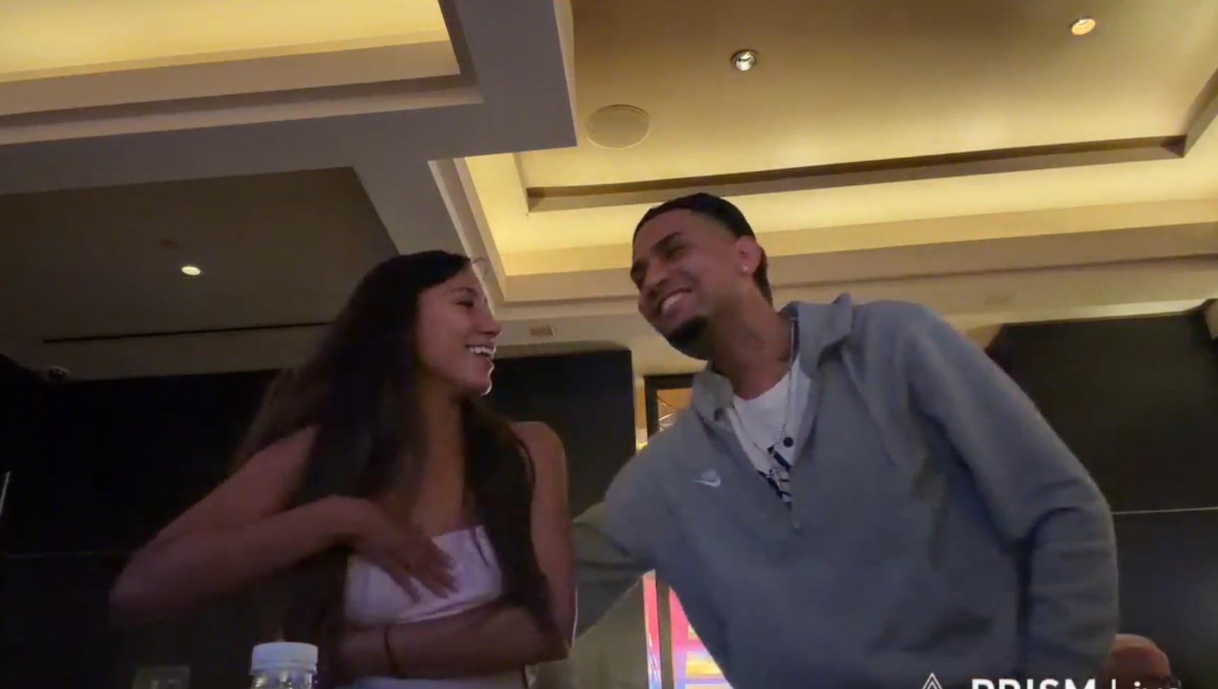 Influencer se luce con Youna y se mostraron bailando. (Fuente: Kick)