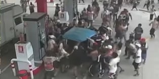 Mototaxista y su pasajero fueron atacados salvajemente sin motivo alguno. (Latina Noticias)