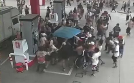 Un muerto y tres heridos en UCI dejó ataque de barristas en Puente Piedra | VIDEO