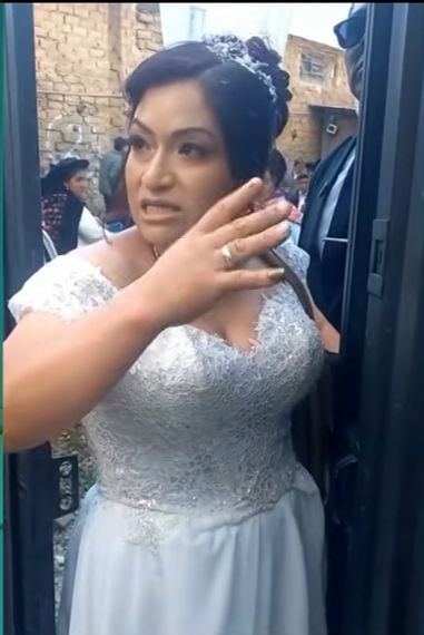 Novia salió a decir que no sabía que este domingo eran las elecciones.