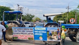 ¡Perú bloqueado! Paro agrario paraliza carreteras, deja pasajeros varados y provoca enfrentamientos en regiones