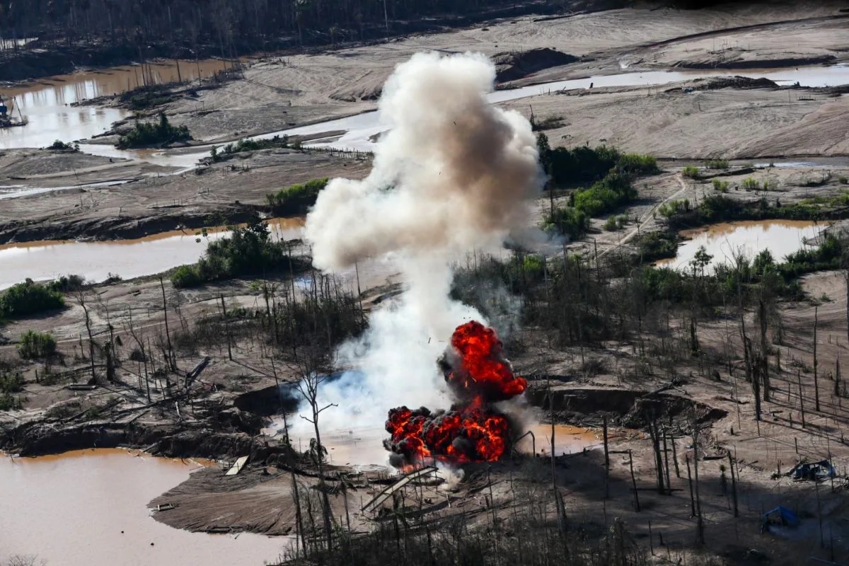 Mafia de minería ilegal destroza al Perú.