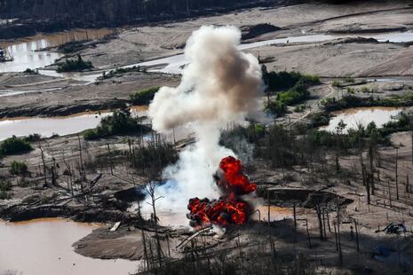 Mafia de minería ilegal destroza al Perú