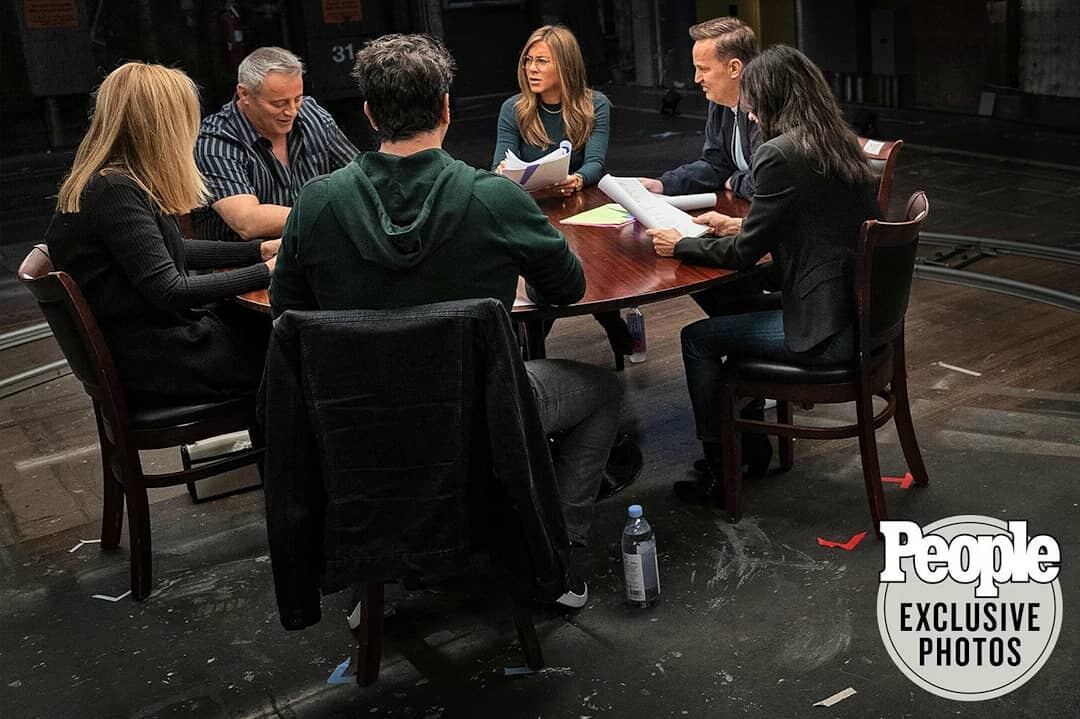 Estas son las primeras imágenes oficiales del reencuentro de "Friends". (Foto: People)