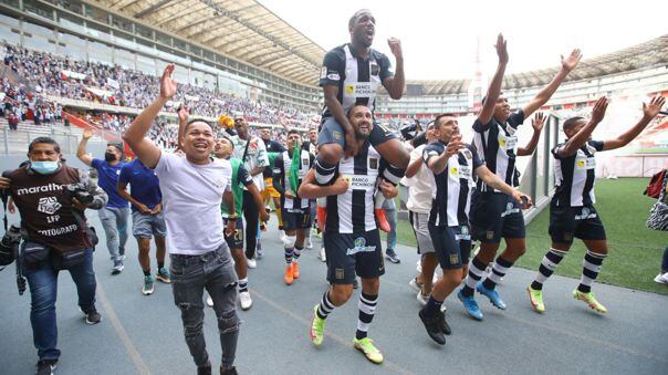 Alianza Lima festeja título 2021 con sus dos referentes unidos (Foto: Liga1)