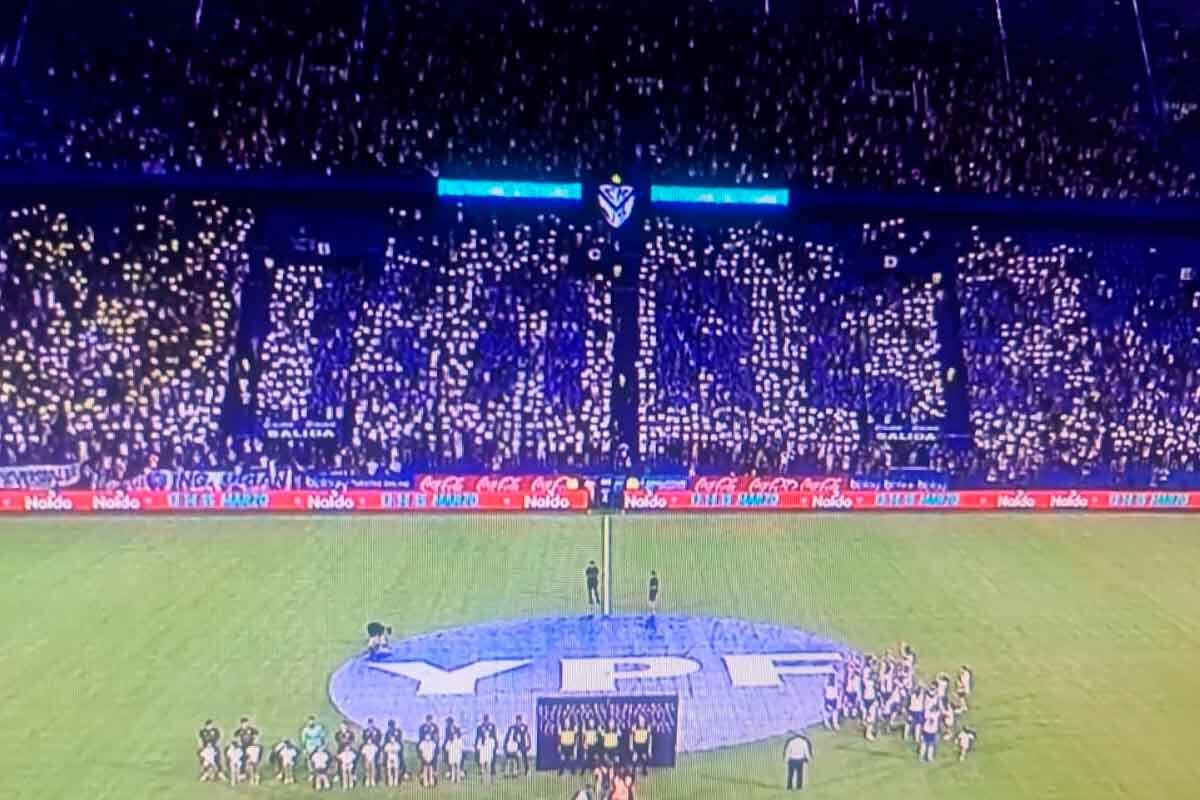 Así fue recibido Ricardo Gareca como nuevo técnico de Vélez | VIDEO