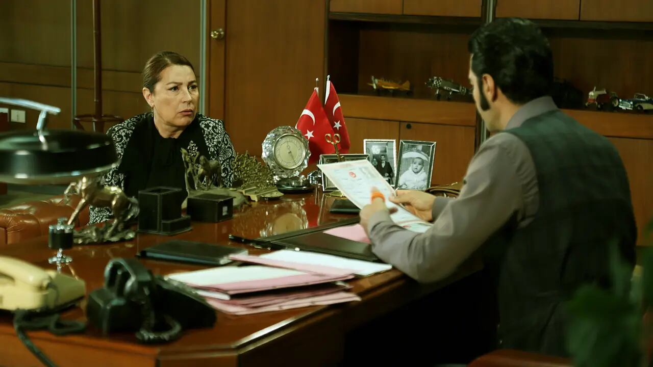 Demir está dispuesto a vender todas sus tierras, pero Hünkar toma medidas para evitarlo (Foto: Tims & B Productions)