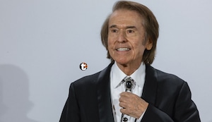 ¡Raphael se recupera!: “Está tranquilo y consciente”