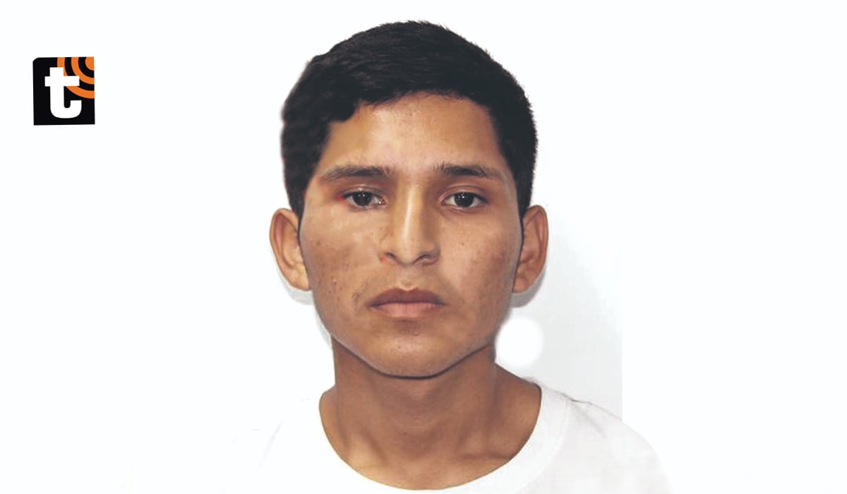 Adrián Domínguez Bustinza (22)