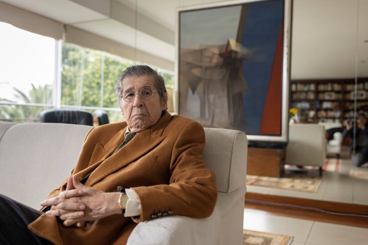 Alfredo Bryce Echenique en una de sus últimas entrevistas en su vivienda en San Isidro. Foto: GEC