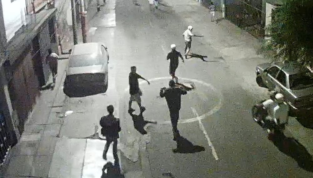 Barristas siembran el terror en San Juan de Miraflores (VIDEOS)