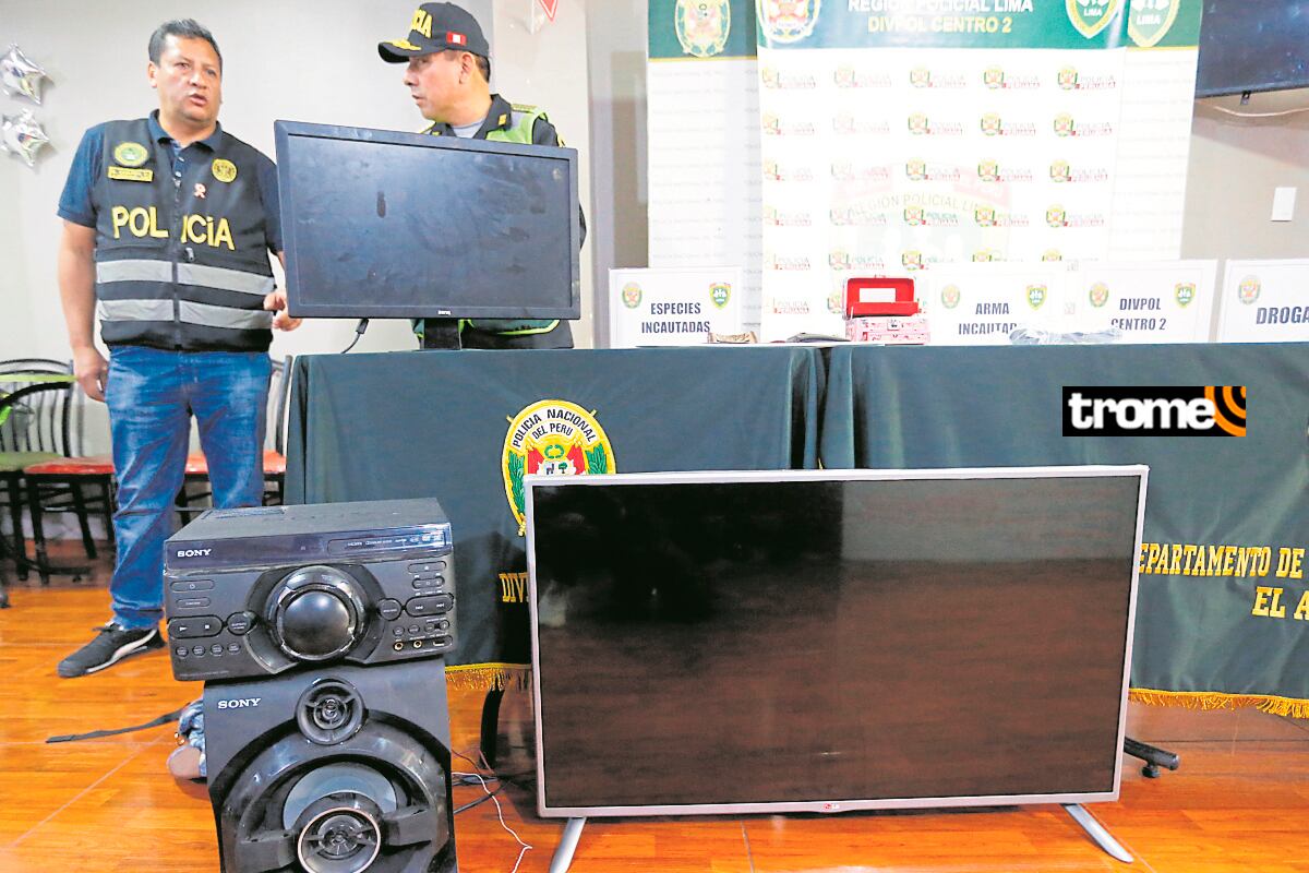 Atrapan a robacasas en El Agustino en pleno reparto de botín. Foto: Trome.