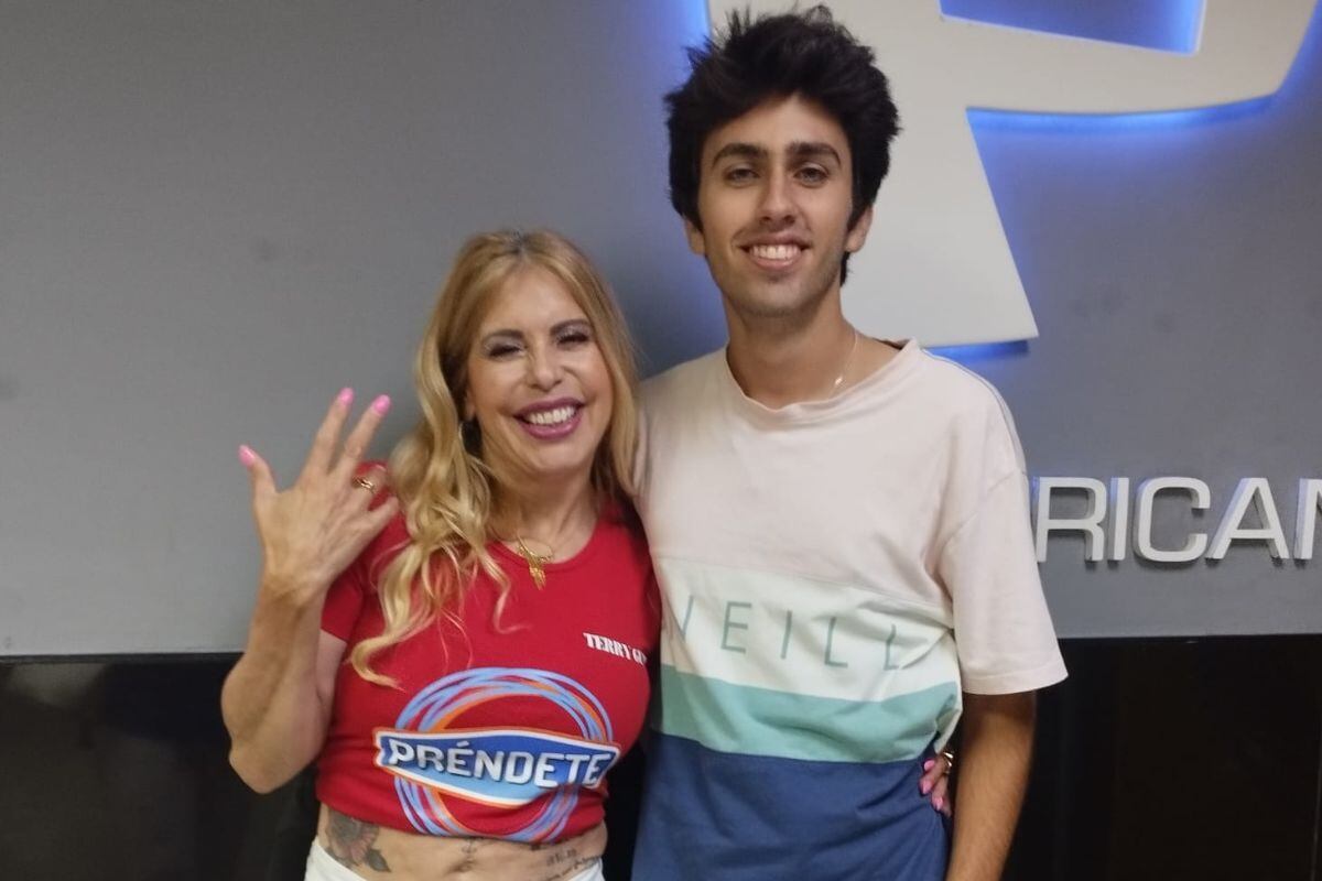 Geni Alves se luce con su hijo Sandro Ratti . (Foto: Carla Chevez)