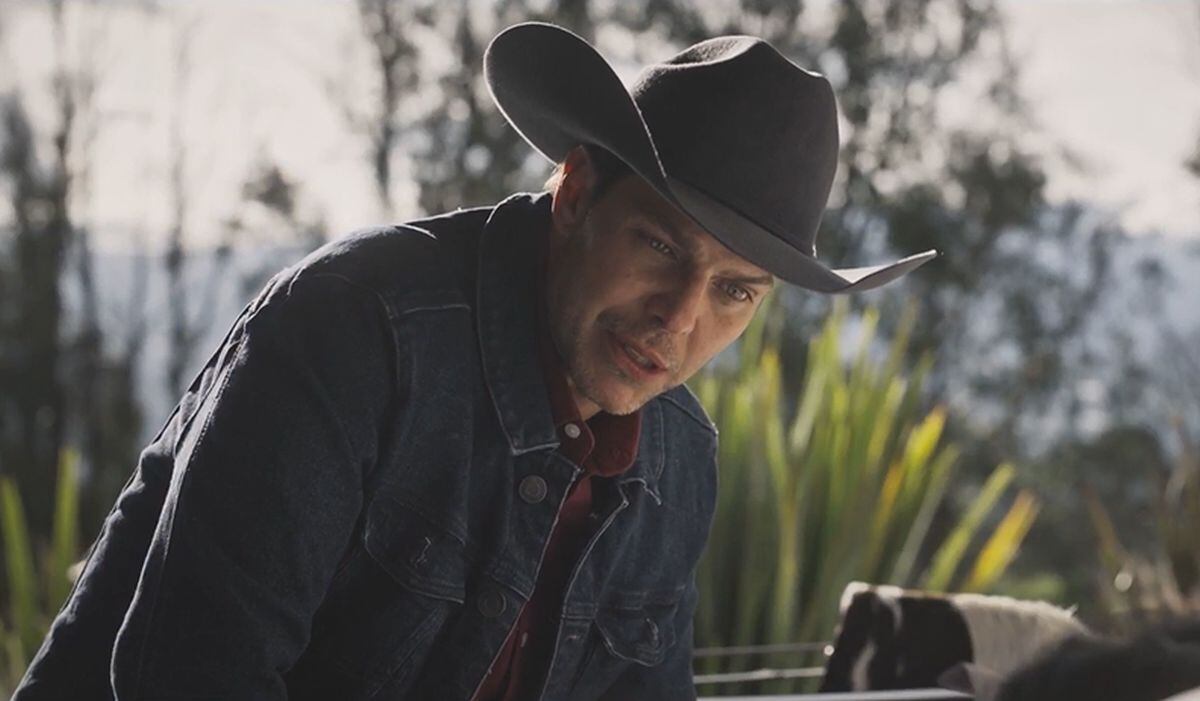 Óscar Reyes ayuda a sus sobrinos a demostrar la inocencia en el asesinato del profesor Carreño (Foto: Telemundo)