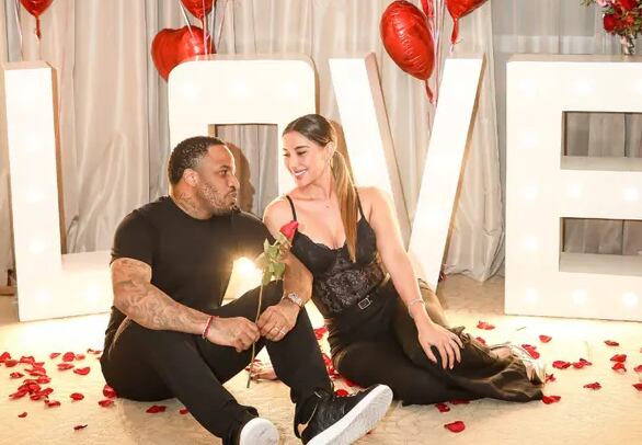 Jefferson Farfán y Xiomy Kanashiro en una romántica sesión de fotos por su aniversario