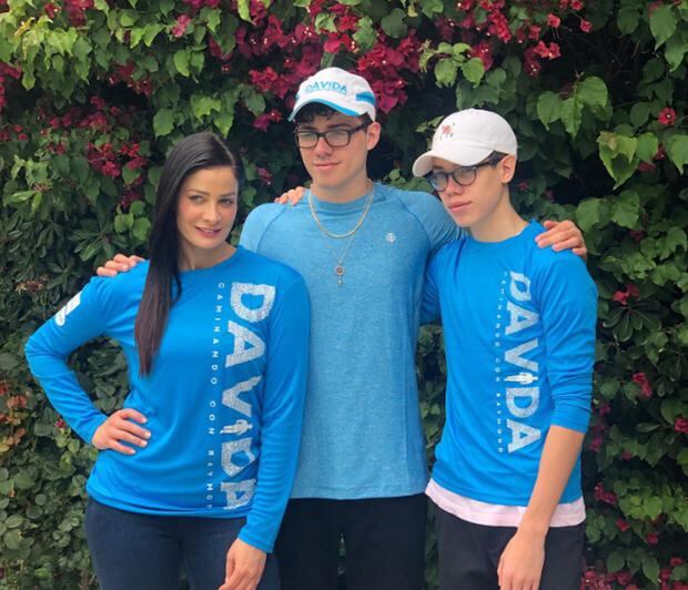 Dayanara Torres junto a sus dos hijos: Cristian Muñíz Torres y Ryan Muñíz Torres (Foto: Dayanara Torres / Instagram)