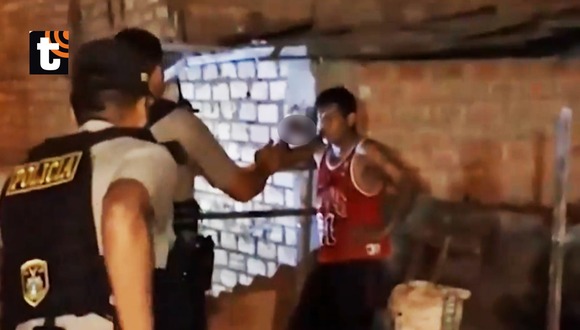 Hombre con cuchillo amenaza a policía y busca suicidarse en Mi Perú