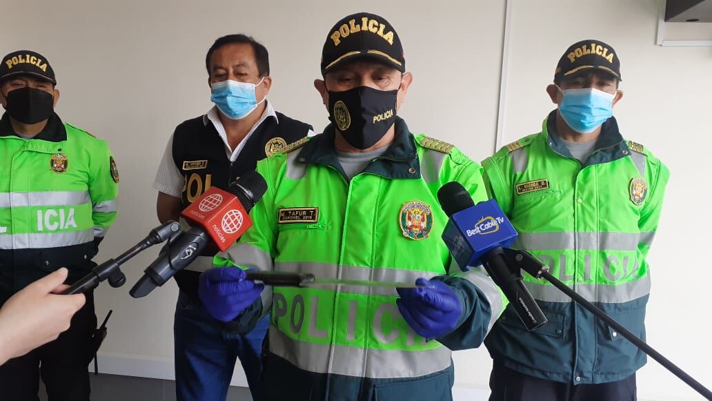 El venezolano Gabriel Camacho Martínez (18) fue atrapado por los policías de la comisaría de Caja de Agua, por extorsionar a un menor de 14 años. (foto: Mónica Rochabrum/Trome)