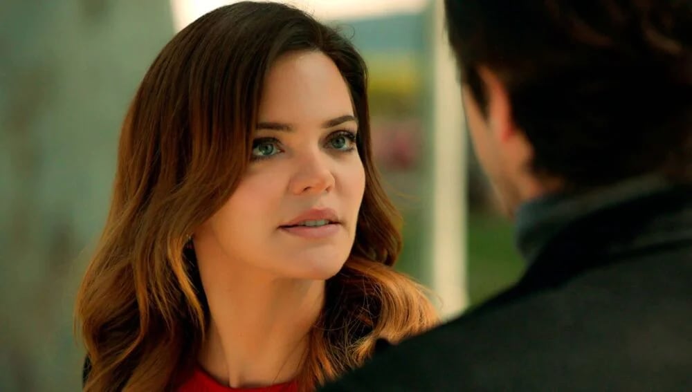 La actriz turca Hilal Altınbilek en el papel de Züleyha en la telenovela "Tierra amarga" (Foto: Tims & B Productions)