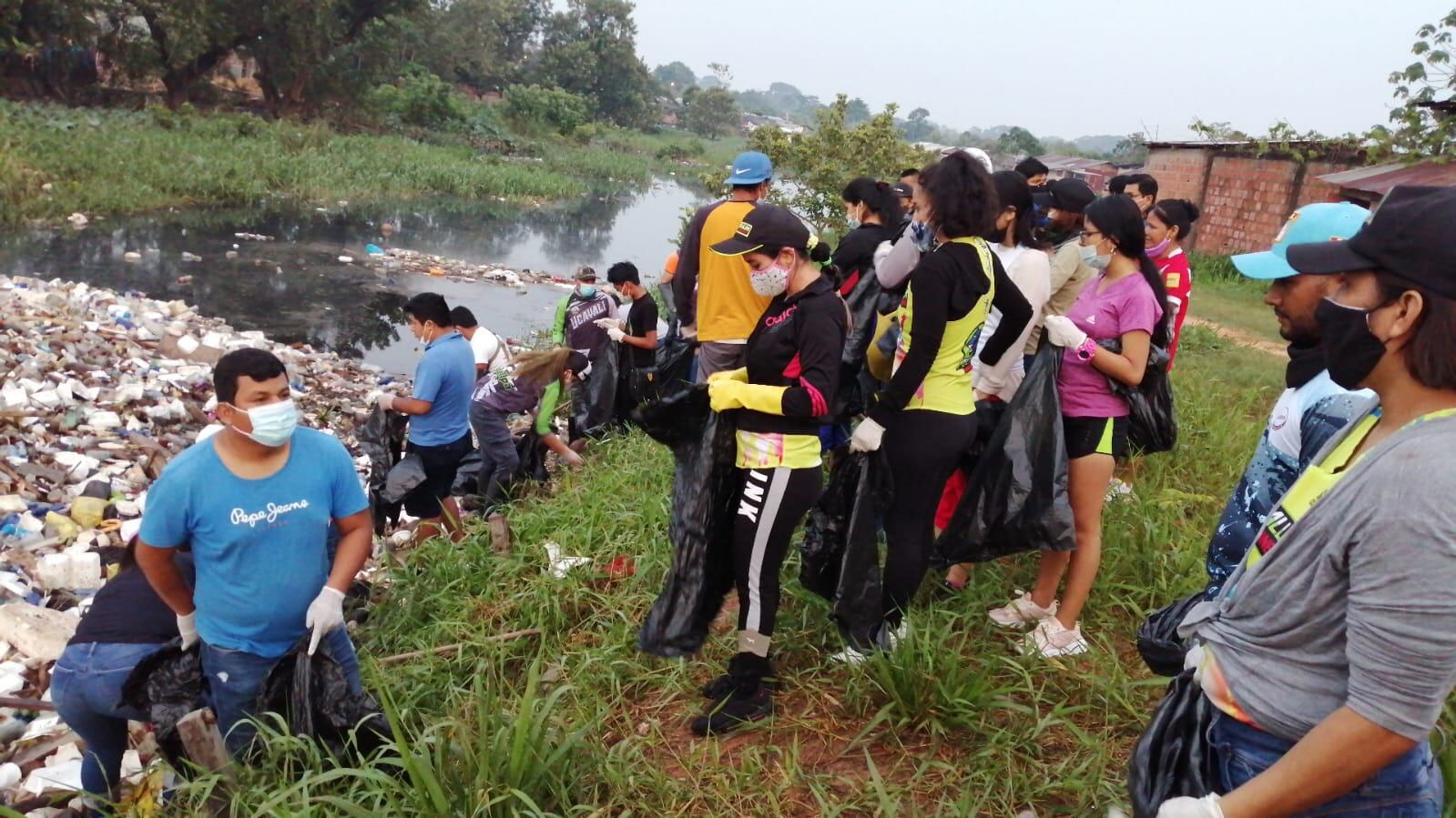 Irresponsables pobladores han convertido a la quebrada en un basural (Foto: Municipalidad de Coronel Portillo)