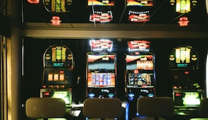 Tragamonedas al descubierto: lo que sucede detrás de cada giro