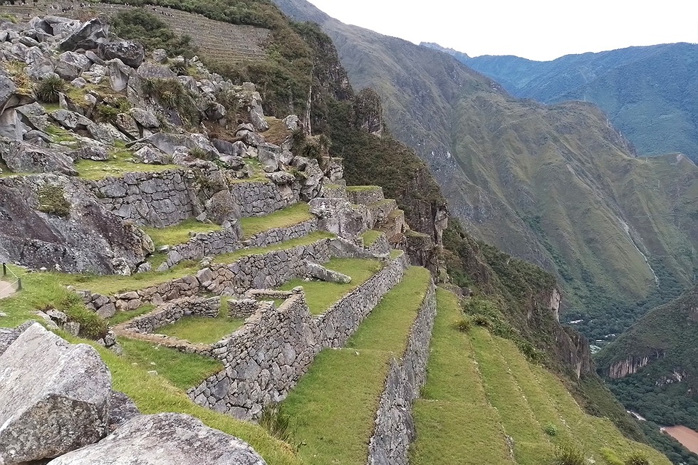 Estas nuevas siete Maravillas del mundo moderno fueron elegidas por votación, en una ceremonia realizada en Lisboa, Portugal, que contó con la participación de más de cien millones de personas alrededor del mundo, en un concurso que fue realizado por la 'New Open World Corporation' que había presentado una lista inicial de 77 monumentos del mundo entero.