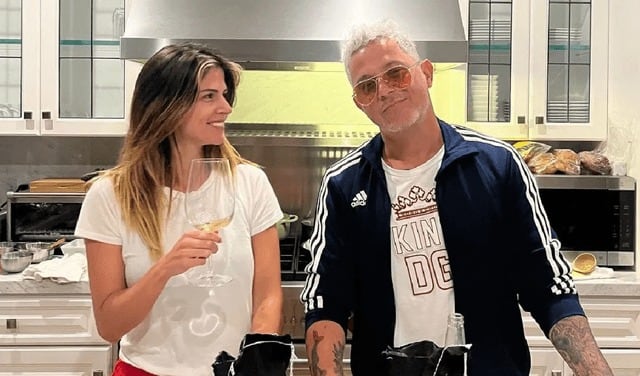 El cantante español, Alejandro Sanz compartió una fotografía junto a la actriz peruana, Stephanie Cayo en el 2023. (Instagram: @alejandrosanz)