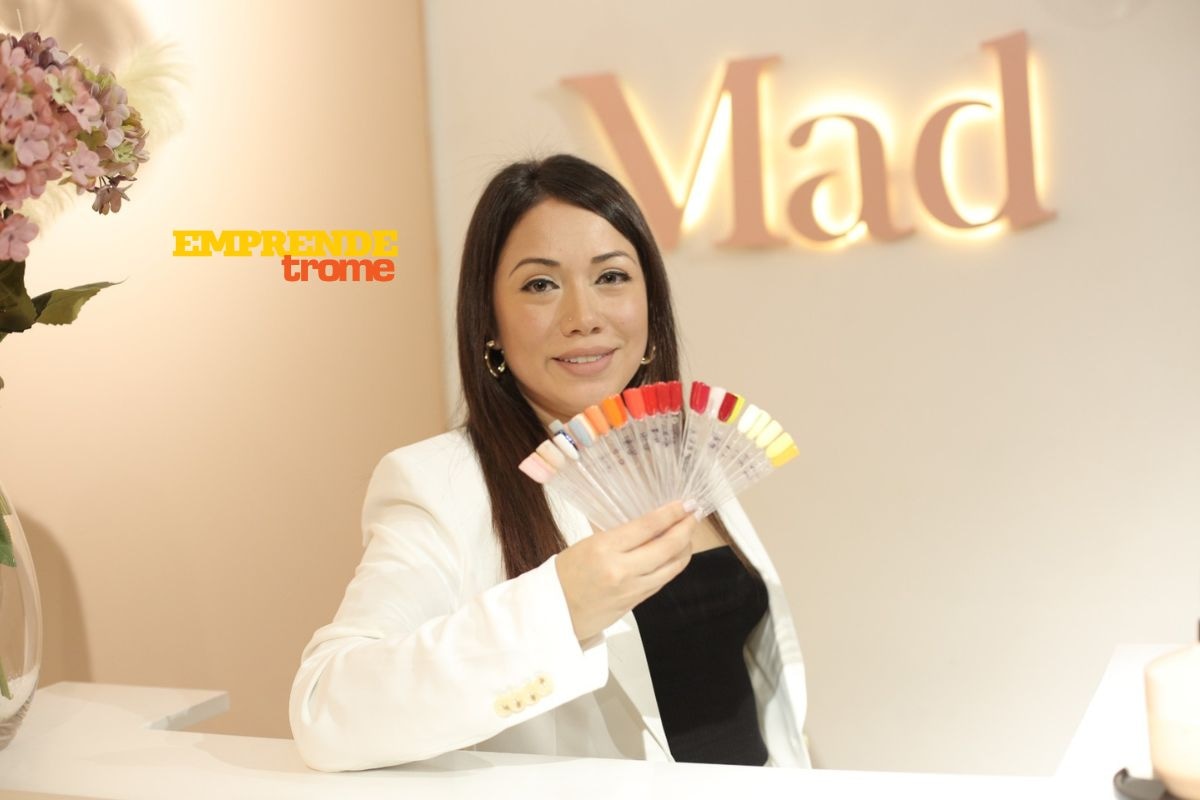 Desireé cuenta que empezó en un pequeño local y con una mesita haciendo manicure y poco a poco se fue haciendo conocida. Foto: Anthony Niño de Guzmán.