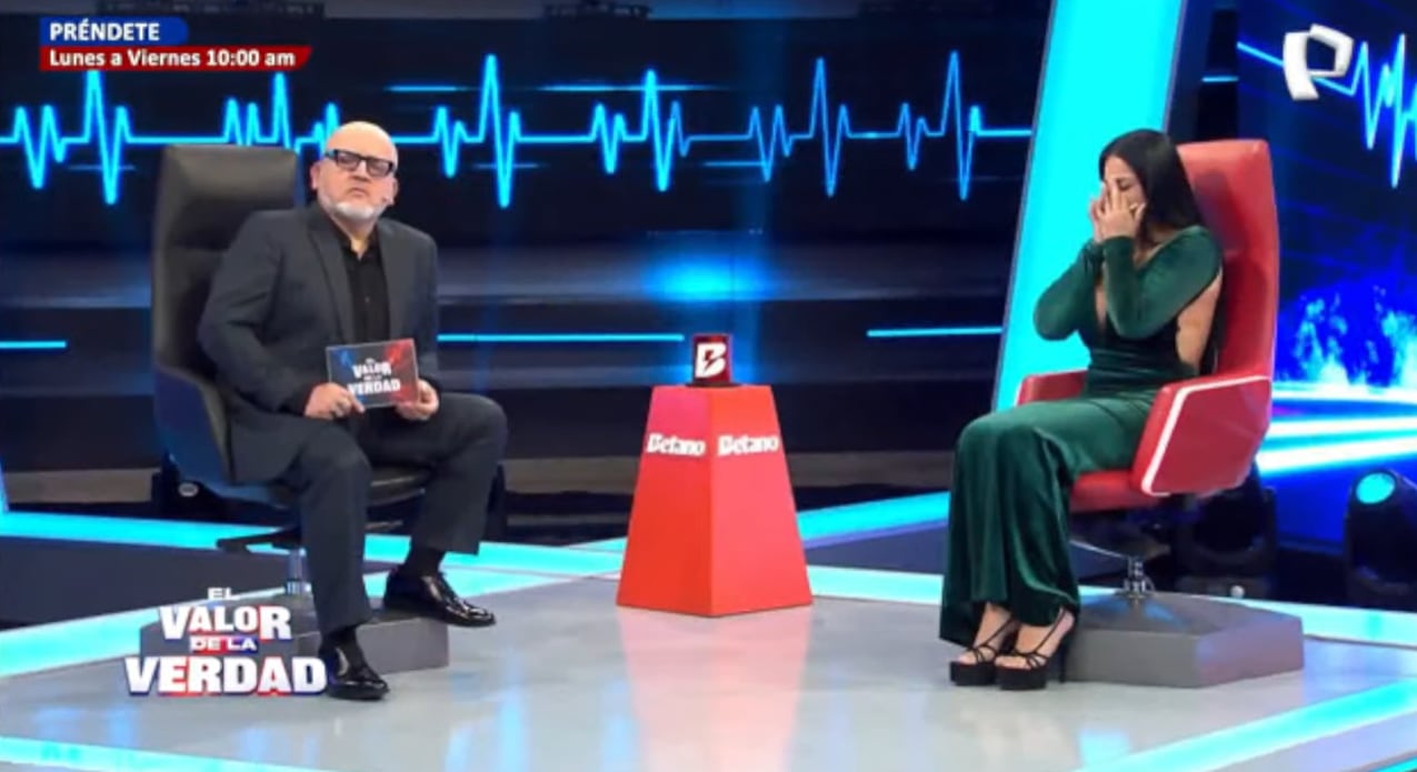 Leslie Moscoso llora desconsoladamente al contar que intentaron abusar de ella de niña.