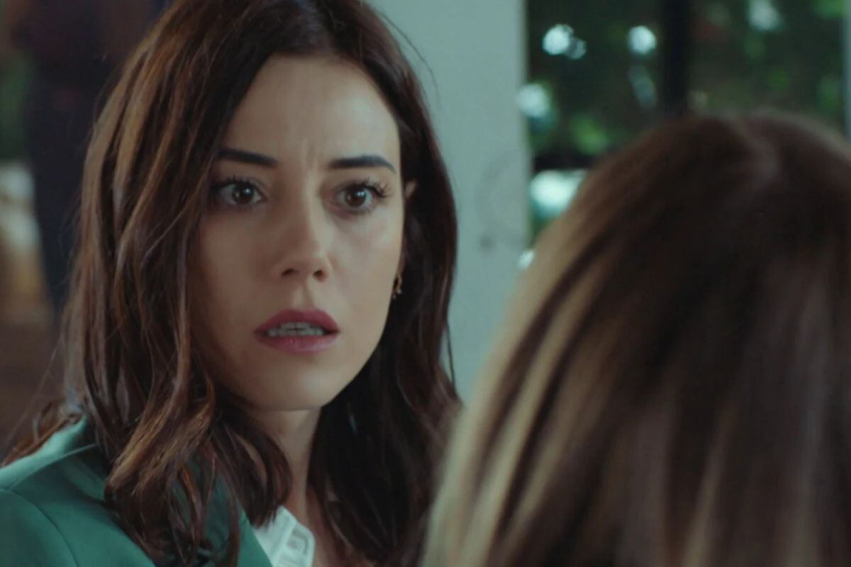 Asya sorprendida en una episodio de "Infiel". (Foto: Medyapim)