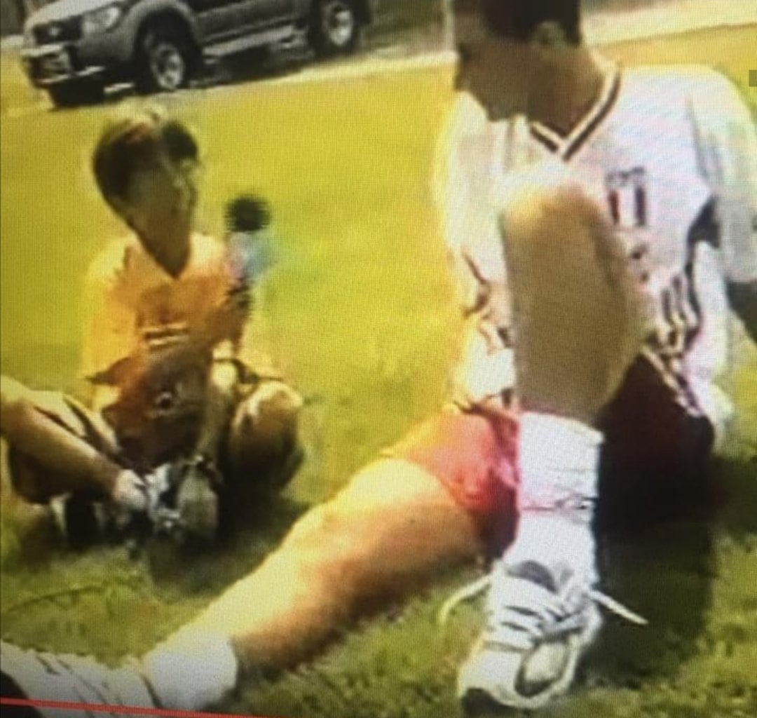 Giancarlo Granda entrevistando a Pizarro.