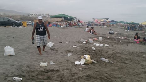 No sean cochinos en las playas