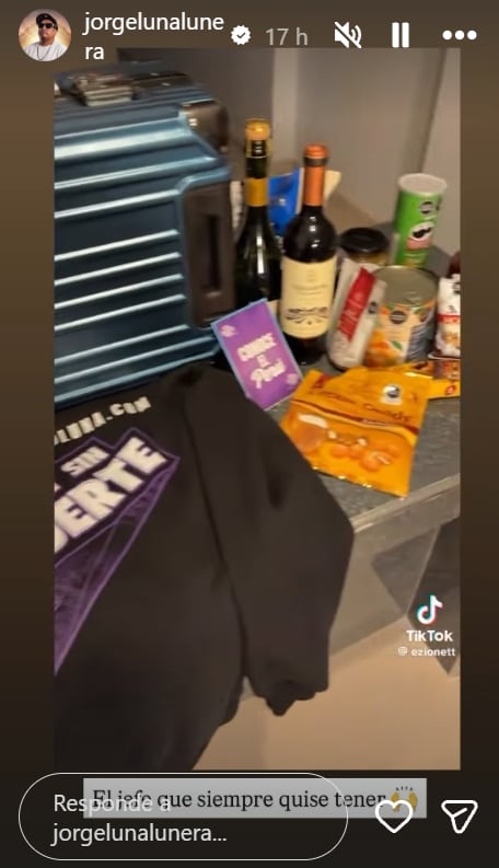 Trabajador de Jorge Luna muestra el 'regalazo' que recibió de parte él por Fiestas Patrias.