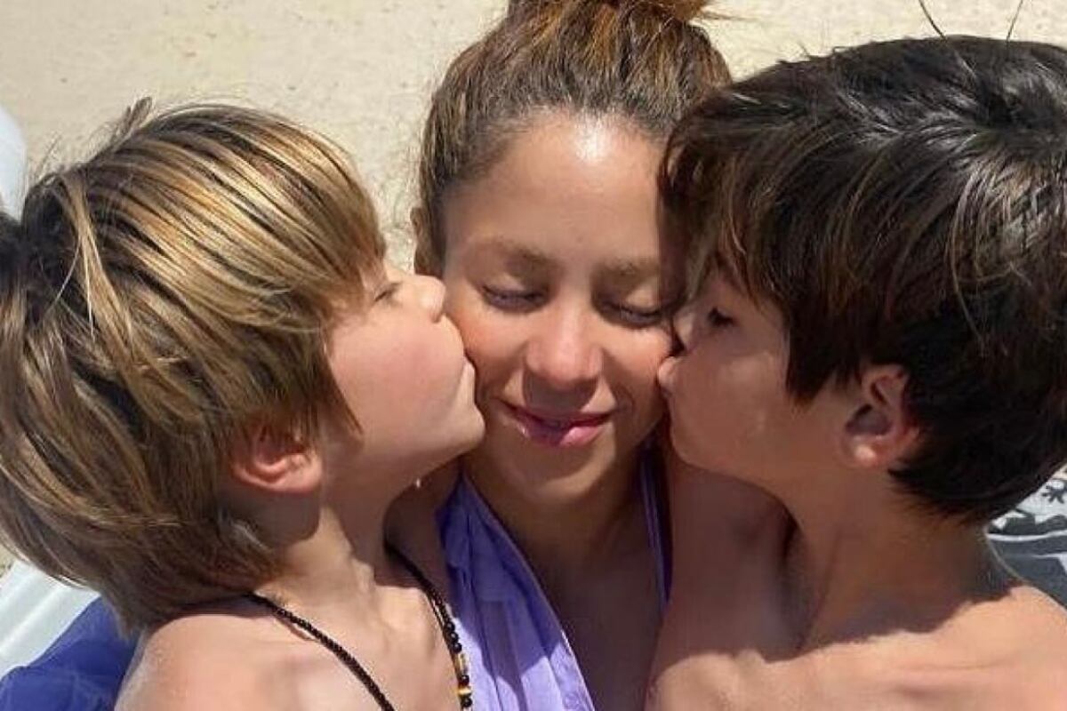 Shakira junto a sus dos hijos, Milan y Sasha (Foto: Shakira / Instagram)