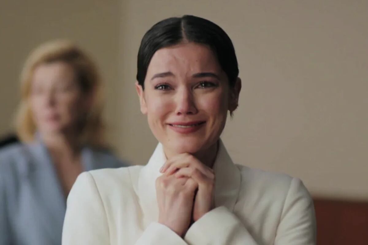 Ceylin se desmaya frente a Aylín y Ösman en "Secretos de familia" (Foto: Ay Yapım)