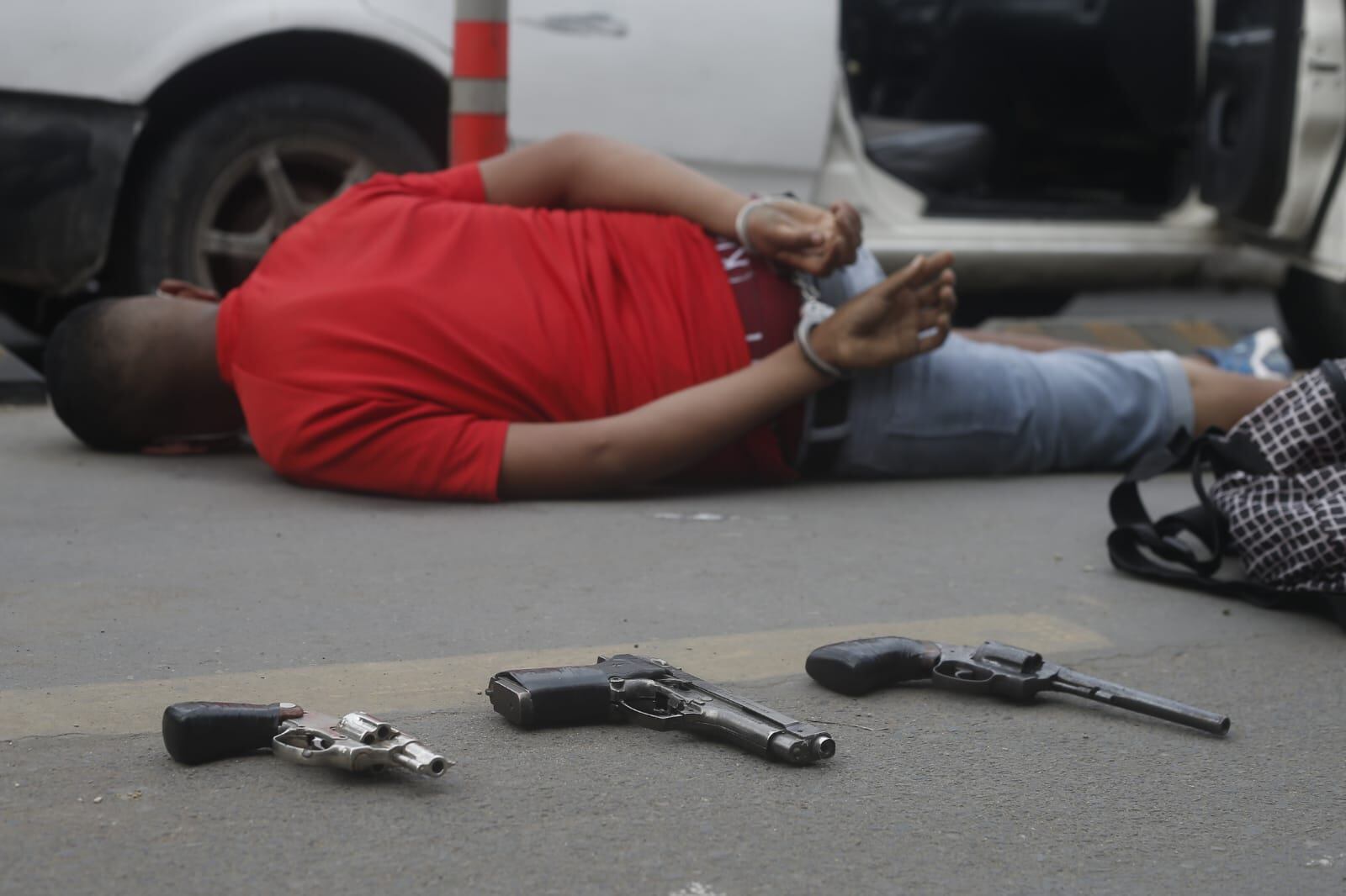 Una banda de asaltantes, que tenían planeado cometer un violento atraco a una casa de cambios, fue atrapada en Chorrillos. (fotos: Jorge Cerdan/GEC)