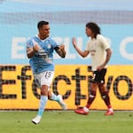 Yotún le dio el empate final 2-2 a Sporting Cristal ante Universitario