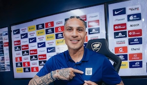 Paolo Guerrero renovó con Alianza Lima por todo el 2026