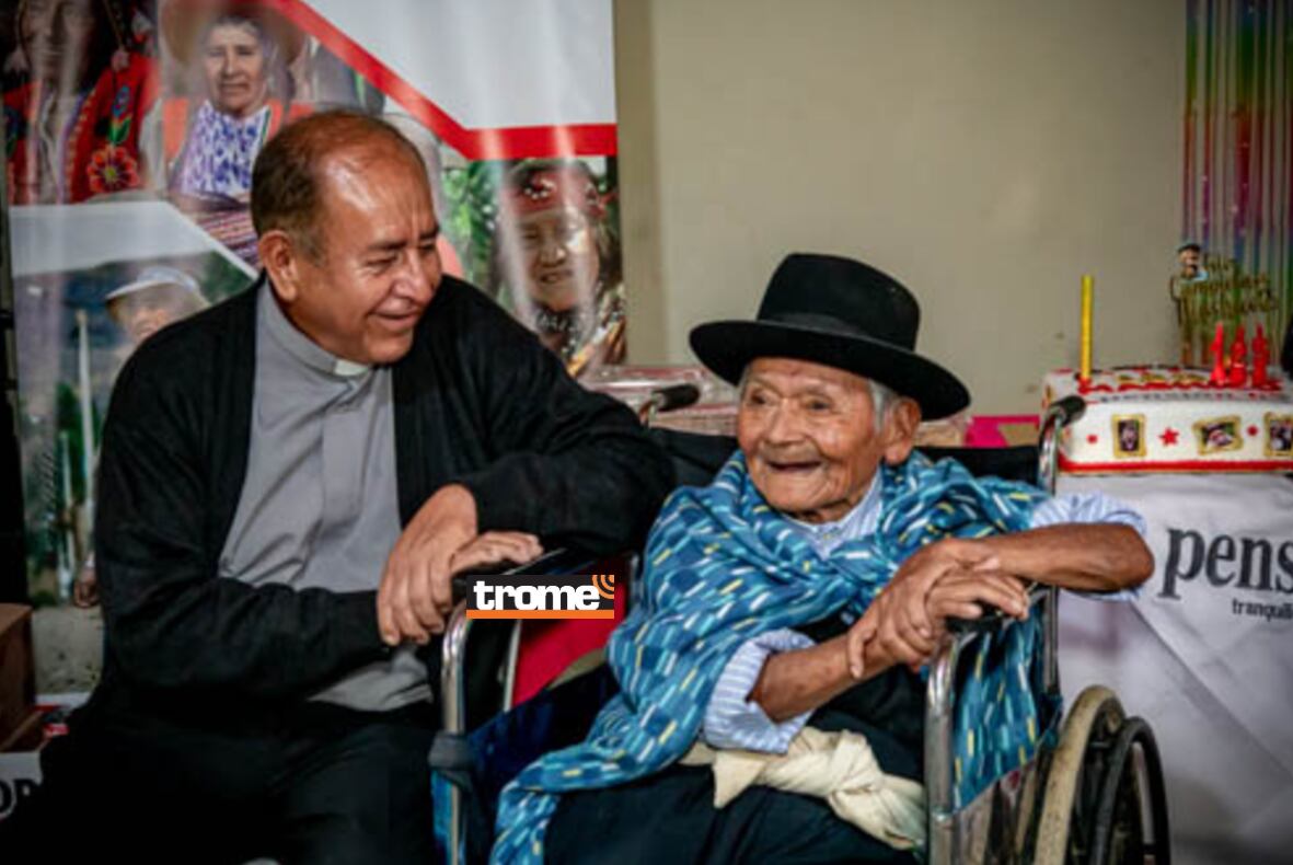Don Marcelino Abad, 'Mashico' , el más longevo del Perú. Pasó más de cien años viviendo solito y cultivando la tierra. Ahora recibe cariño en casa hogar 'Mis abuelitos'. (Isabel Medina / Foto compos. Trome /Pensión 65).