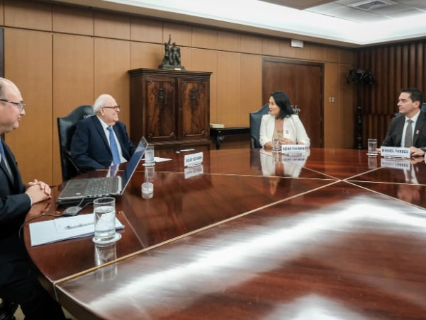 Keiko Fujimori se reunió este lunes 6 de julio con el presidente del Banco Central de Reserva del Perú, Julio Velarde.