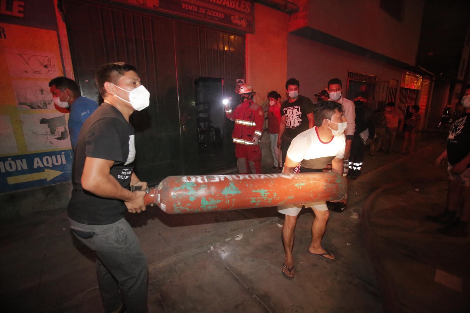 Incendio ocurrió en Parque Industrial de Villa El Salvador. | Foto: César Grados