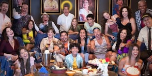 Elenco de Al fondo hay sitio se reúne para ver el estreno de la nueva temporada