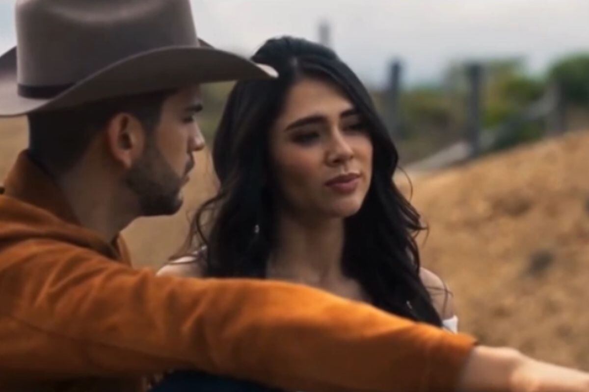 Muriel y Juan David en un momento romántico en "Pasión de gavilanes" 2 (Foto: Telemundo)