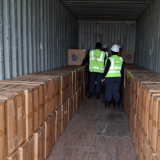 Estaban en cajas debidamente selladas camufladas como si fueran servilletas.