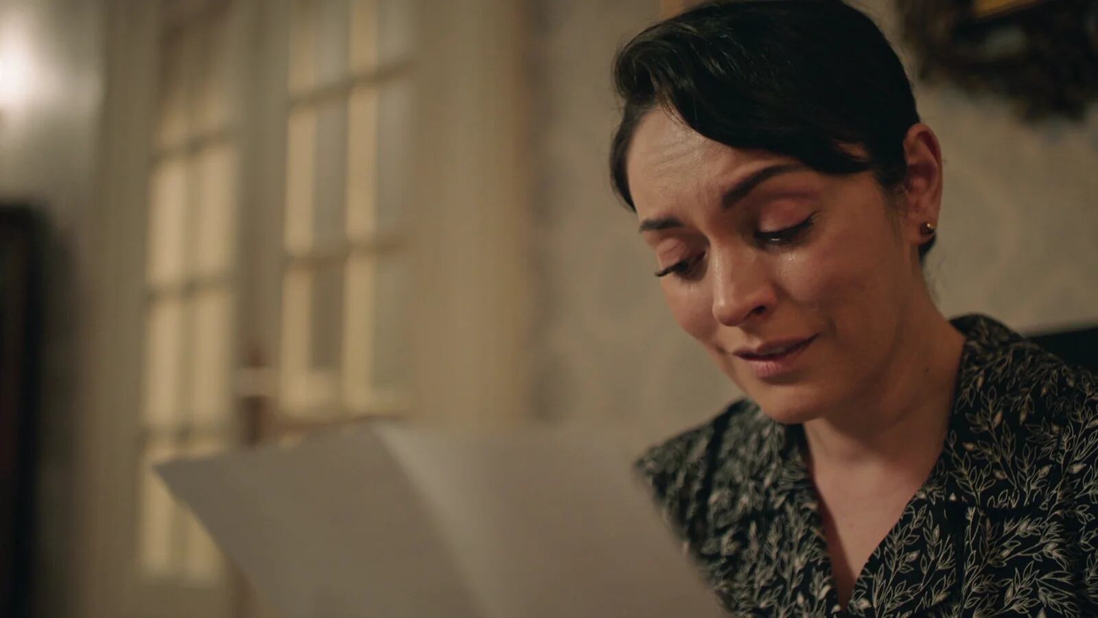 Safiye recibe noticias de Naci (Foto: OGM Pictures)