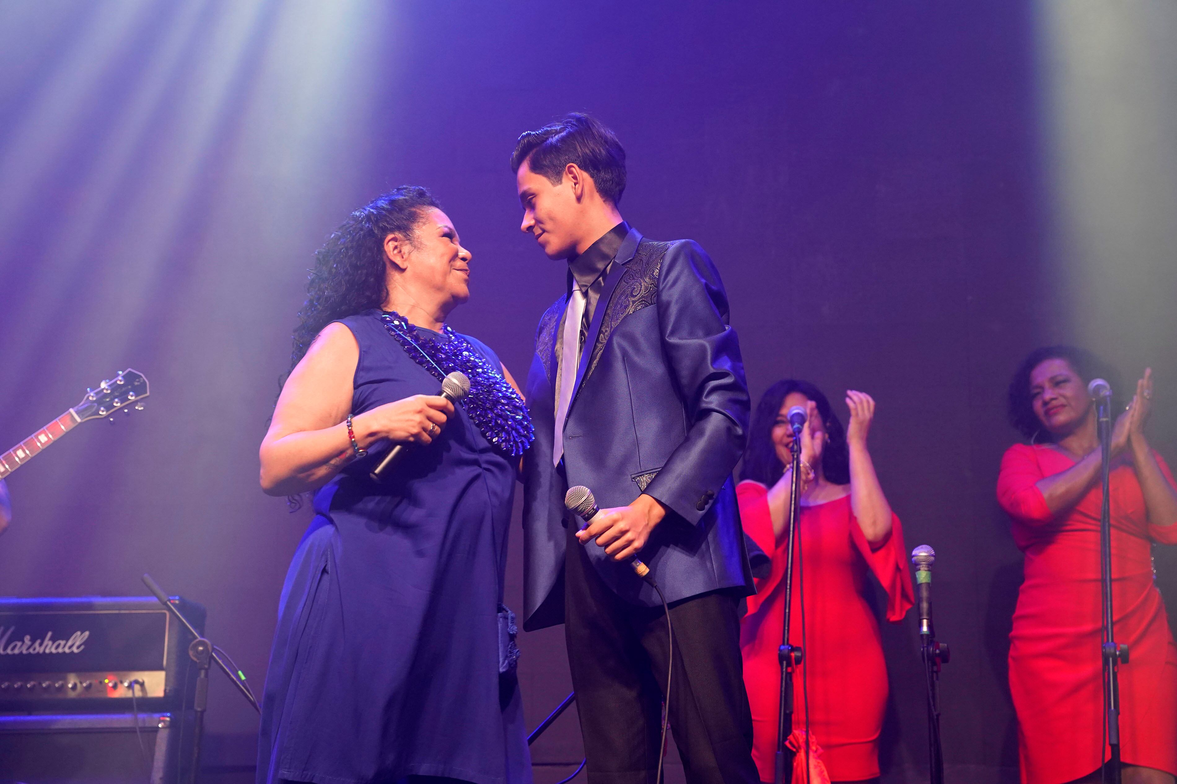 “En mi país hay voces extraordinarias y este es el único programa, del que fui jurado, que saca nuevos valores", dijo Eva Ayllón durante el concierto. (Foto: Difusión)