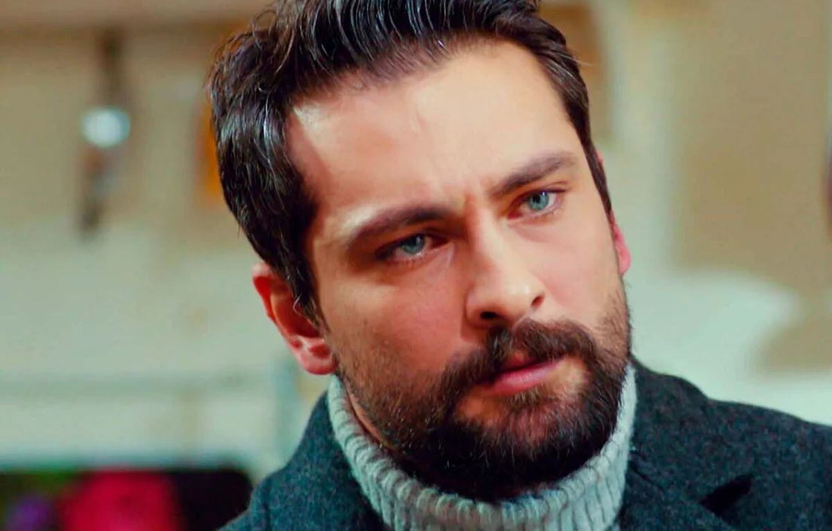 Alihan ve que su plan de venganza contra Halit no es compatible con su relación con Zeynep (Foto: Med Yapim)