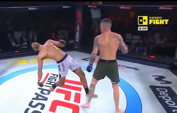 Nocaut de Corbarge y es el nuevo campeón (i) de peso ligero (FFC)