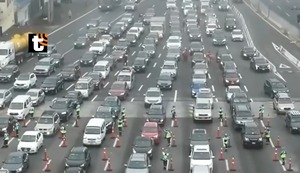 Semana Santa en Lima: imágenes aéreas del intenso tráfico en la Panamericana Sur