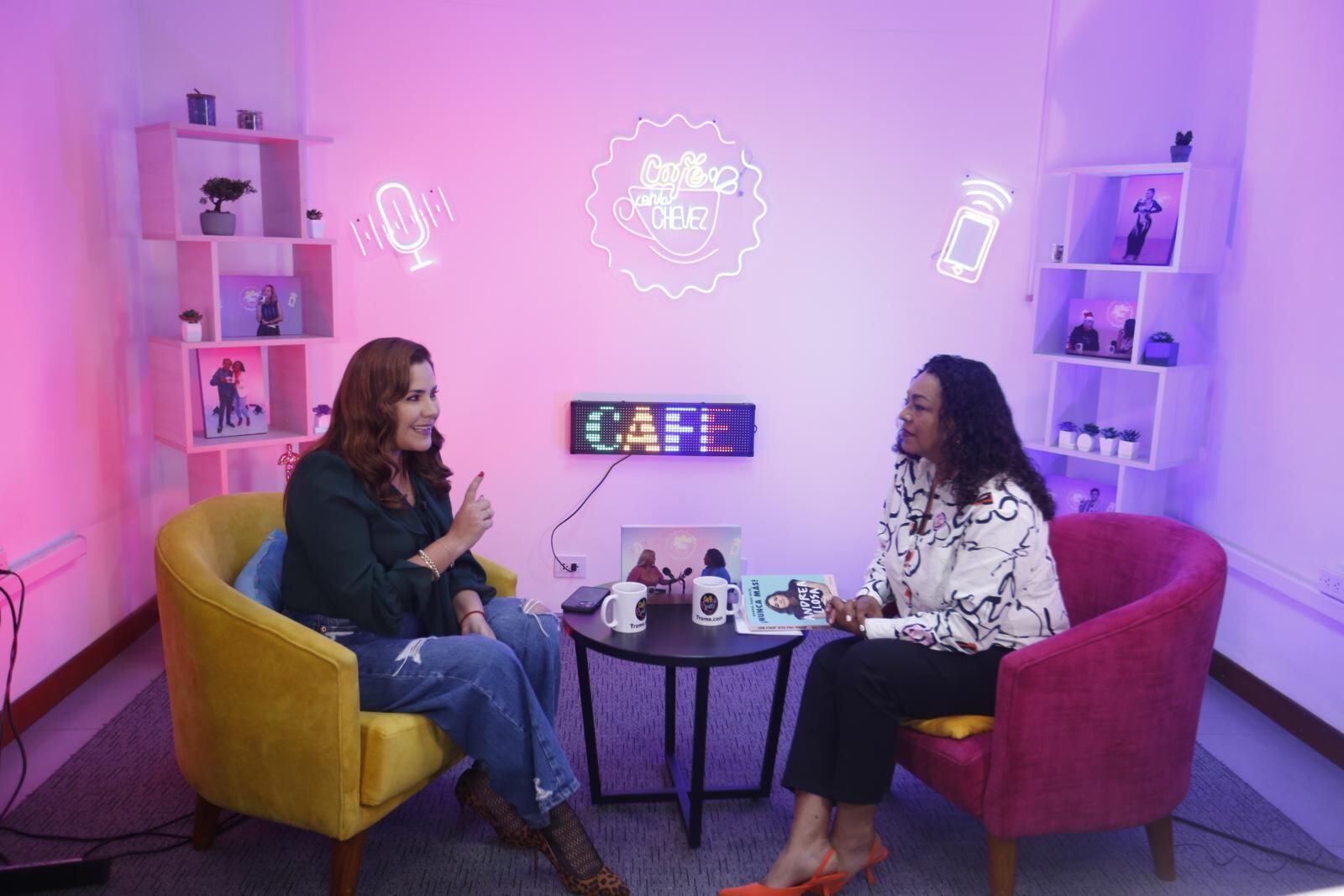 Andrea Llosa en el Café con la Chevez. Foto: Violeta Ayasta